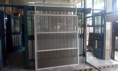 Galpón C/local 700m2 S/av. Mosconi Con Salida A 2 Calles - Lomas Del Mirador