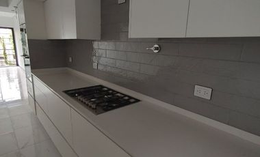 Departamento en venta de 3 dormitorios c/ cochera en Ramos Mejía