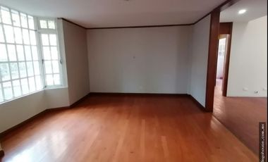 Casa con amplio terreno en venta en Bosques de las Lomas