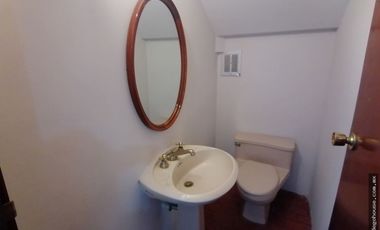 Casa con amplio terreno en venta en Bosques de las Lomas