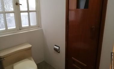 Casa con amplio terreno en venta en Bosques de las Lomas