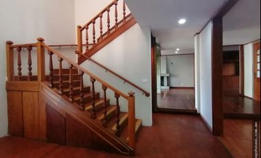Casa con amplio terreno en venta en Bosques de las Lomas