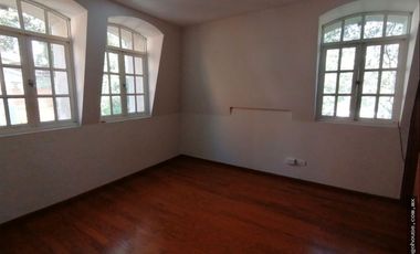 Casa con amplio terreno en venta en Bosques de las Lomas