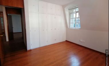 Casa con amplio terreno en venta en Bosques de las Lomas