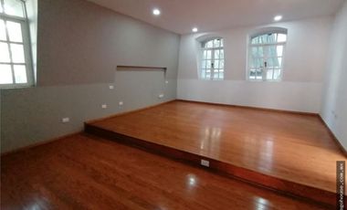 Casa con amplio terreno en venta en Bosques de las Lomas