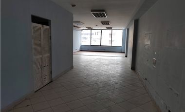 Local En Venta En Parque Lefevre Ave. Ernesto T. Lefevre