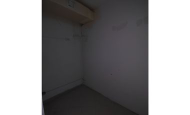 Local En Venta En Parque Lefevre Ave. Ernesto T. Lefevre