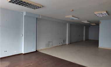 Local En Venta En Parque Lefevre Ave. Ernesto T. Lefevre