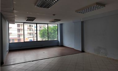 Local En Venta En Parque Lefevre Ave. Ernesto T. Lefevre