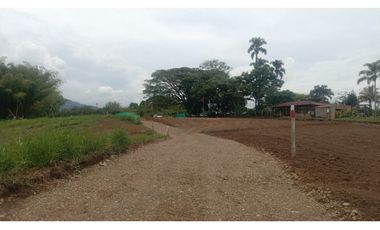 SE VENDEN EXCELENTES LOTES EN COMBIA CERCA  AL MALL DE COMIDAS