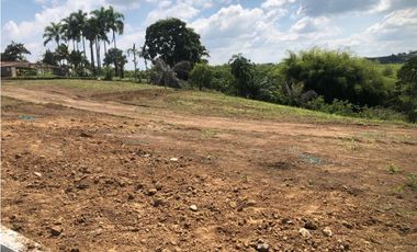 SE VENDEN EXCELENTES LOTES EN COMBIA CERCA  AL MALL DE COMIDAS