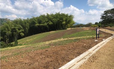 SE VENDEN EXCELENTES LOTES EN COMBIA CERCA  AL MALL DE COMIDAS