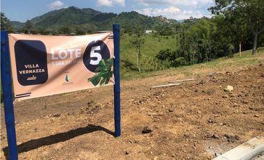 SE VENDEN EXCELENTES LOTES EN COMBIA CERCA  AL MALL DE COMIDAS