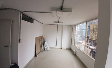 local en arriendo en el toberín. Cod A119536