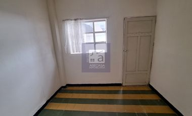 COD. 5863 - SE ARRIENDA CASA - BARRIO: SAN FRANCISCO