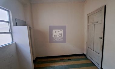 COD. 5863 - SE ARRIENDA CASA - BARRIO: SAN FRANCISCO