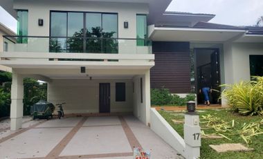 House for Sale in Ayala Sonera Southvale Las Pinas