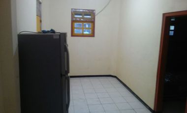 RUMAH 2Lt TEPI JALAN DEKAT CAREFOUR PASURUAN KOTA