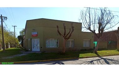 Se vende vivienda unifamiliar mas local comercial.