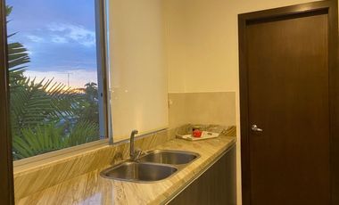 Alquiler!! Amplio departamento en Jardines Parque Magno (J Luna)