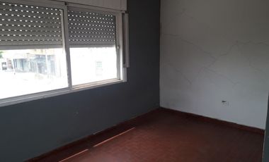 Casa con Departamento en venta en Caseros