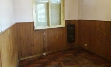 Casa con Departamento en venta en Caseros