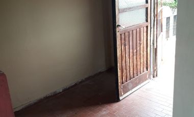 Casa con Departamento en venta en Caseros