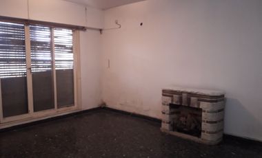 Casa con Departamento en venta en Caseros