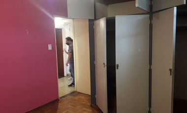 Casa con Departamento en venta en Caseros