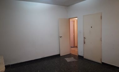 Casa con Departamento en venta en Caseros