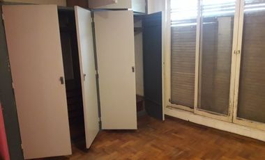 Casa con Departamento en venta en Caseros