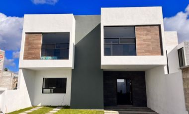 Casa en Juriquilla con recamara en planta baja