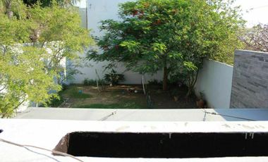 OPORTUNIDAD CASA VENTA DE 2 LOTES A PRECIO DE 1. JARDIN REAL COTO 6