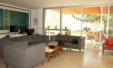 OPORTUNIDAD CASA VENTA DE 2 LOTES A PRECIO DE 1. JARDIN REAL COTO 6
