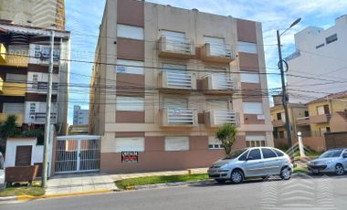 Departamento planta baja-c/espacio vehicular- Costanera 2040