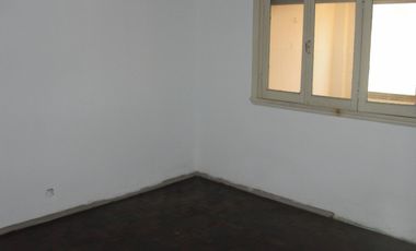 CASA MULTIFAMILIAR 7 AMBIENTES CON ENTRADA DE AUTO