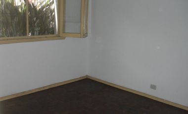 CASA MULTIFAMILIAR 7 AMBIENTES CON ENTRADA DE AUTO