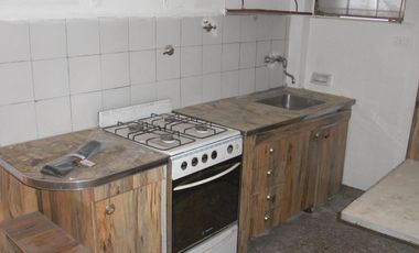 CASA MULTIFAMILIAR 7 AMBIENTES CON ENTRADA DE AUTO