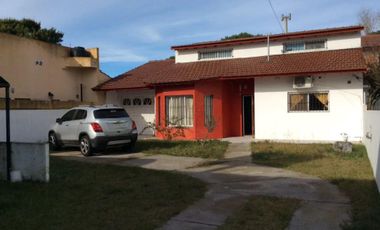 Casa en venta - 3 dormitorios 2 baños - Cochera - 400mts2 - Mar Del Tuyú