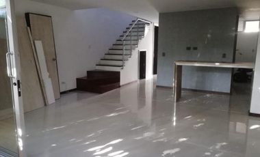 Casa Dúplex en Arriendo Envigado Sector Quebrada Blanca