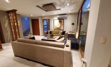 Casa en Venta Urb. Colinas del Bosques, Via La Costa