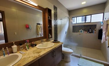 Casa en Venta Urb. Colinas del Bosques, Via La Costa