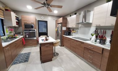 Casa en Venta Urb. Colinas del Bosques, Via La Costa