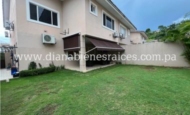 Se vende casa en Brisas Del Golf