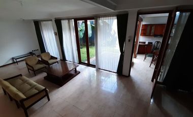 DISEWAKAN RUMAH NYAMAN TERAWAT @ KOMPLEK SETRADUTA BANDUNG