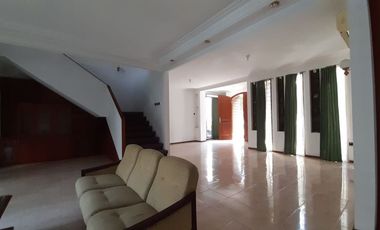 DISEWAKAN RUMAH NYAMAN TERAWAT @ KOMPLEK SETRADUTA BANDUNG