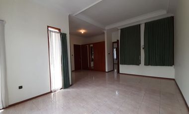 DISEWAKAN RUMAH NYAMAN TERAWAT @ KOMPLEK SETRADUTA BANDUNG