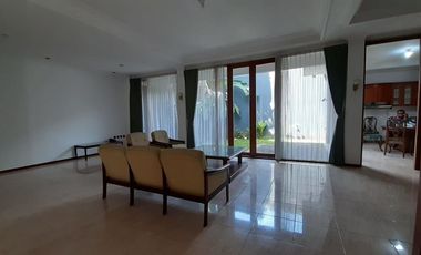 DISEWAKAN RUMAH NYAMAN TERAWAT @ KOMPLEK SETRADUTA BANDUNG