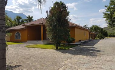 QUINTA EN VENTA EN EL BARRIAL SANTIAGO,N.L.
