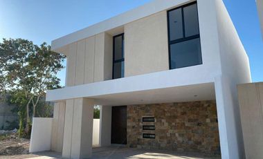 CASA EN VENTA EN MÉRIDA, PRIVADA TAMORA, ENTREGA INMEDIATA.